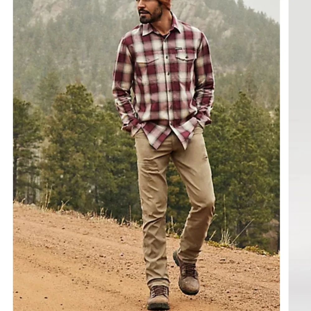MEN'S WRANGLER FLEX WAIST OUTDOOR CARGO PANT IN FALLEN ROCK.